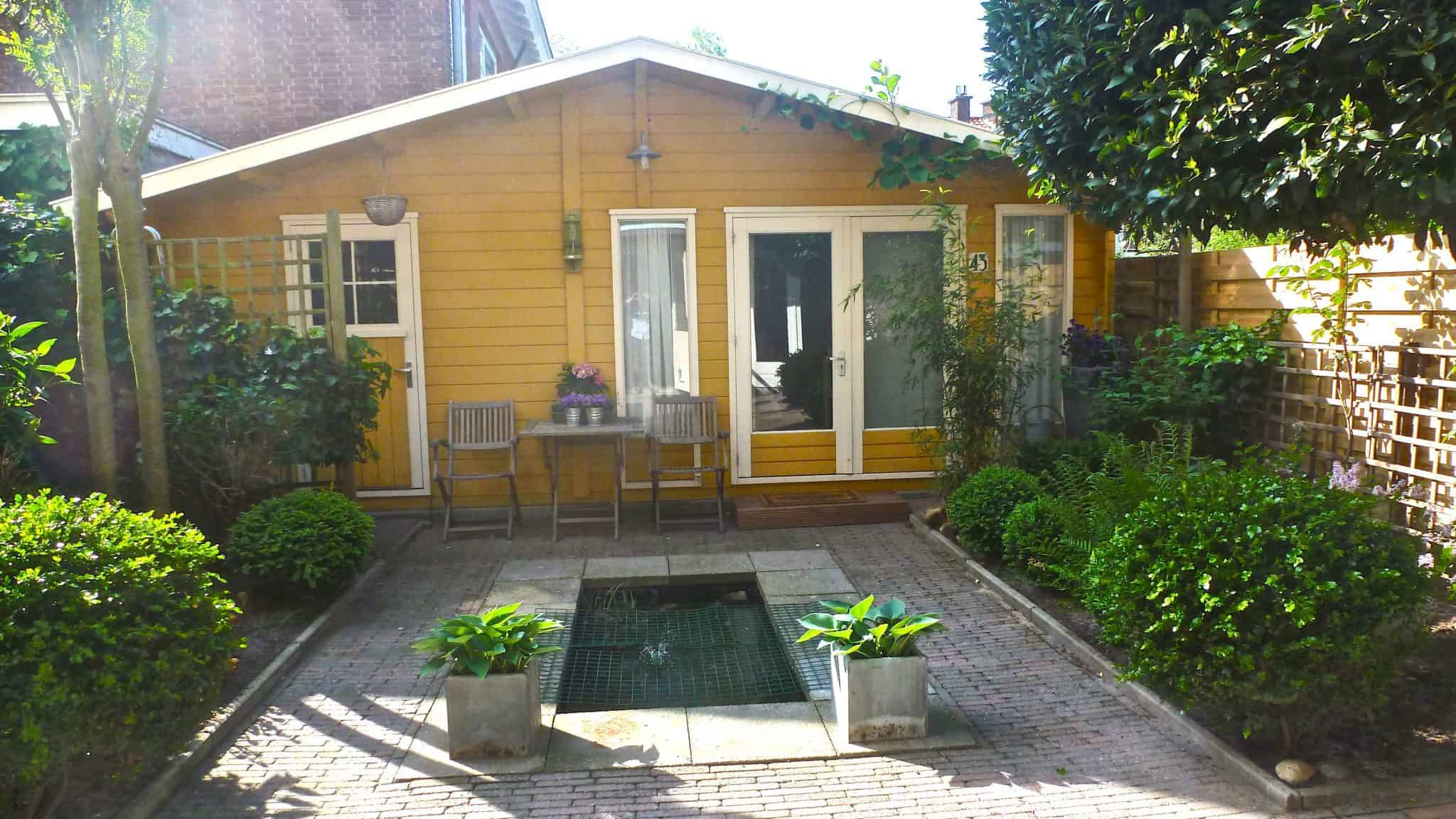 Buitenkant huis verven kleur: tuinhuis verven tuinhuisje met moose ...