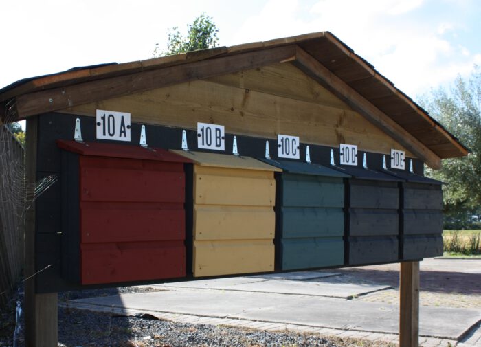 brievenbus verven in Zweedse kleuren