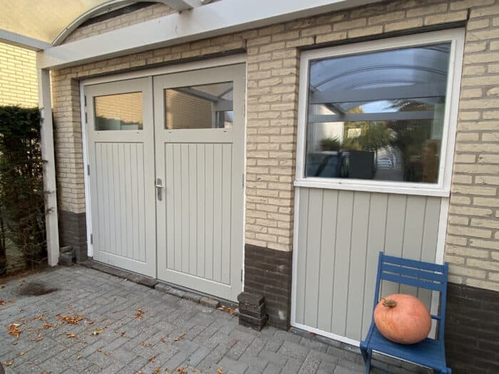 houten garagedeur verven