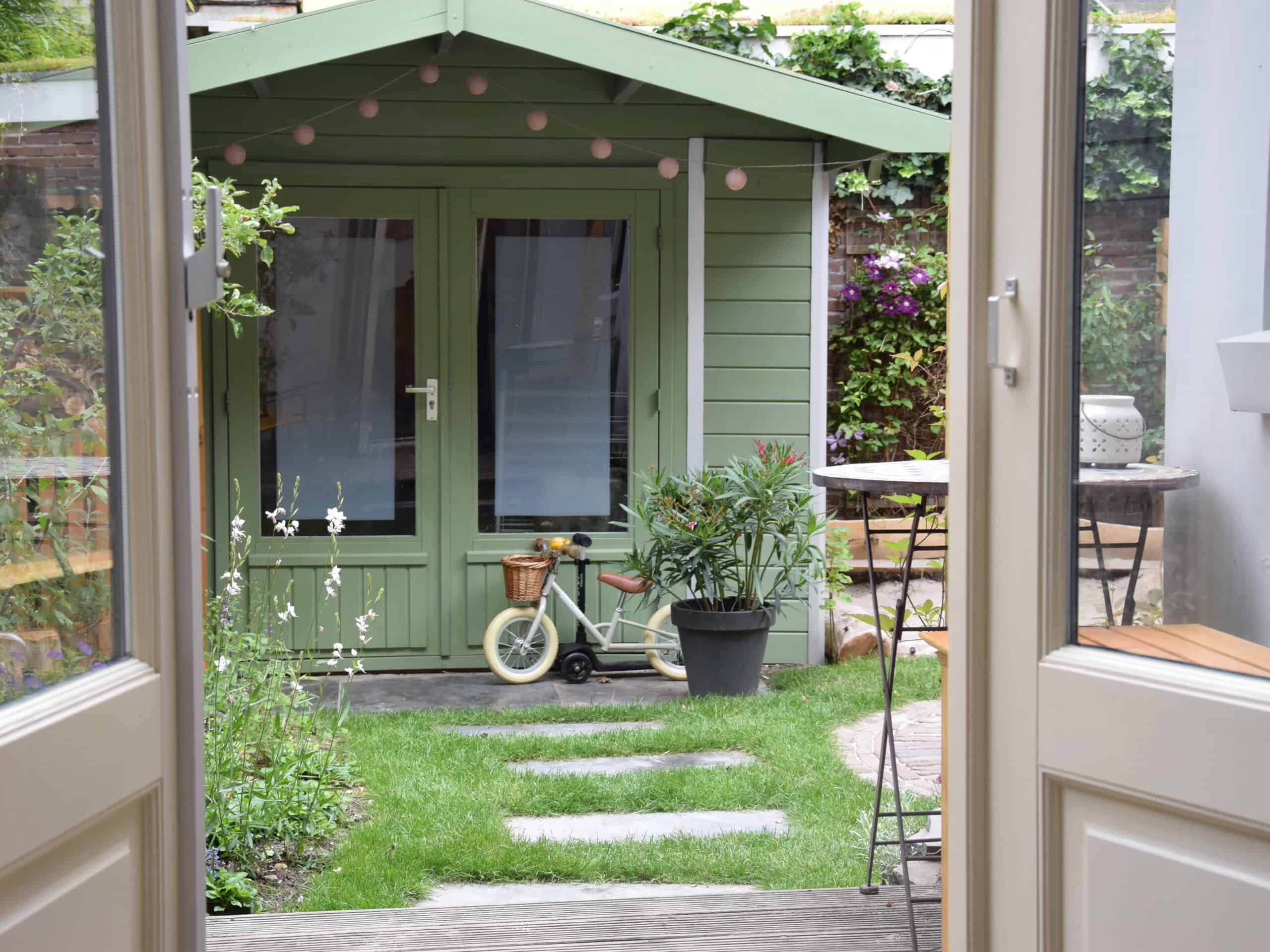 tuinhuis groen geverfd houtverf