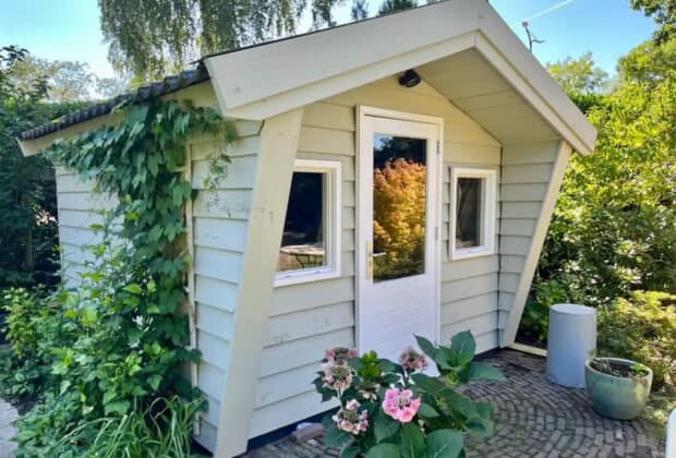 Tuinhuis warmgrijs