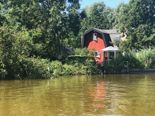 woning zweeds rood