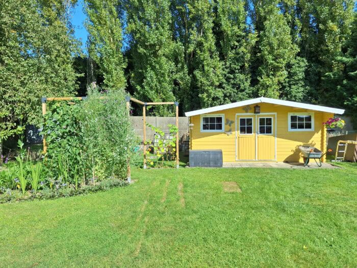Tuinhuis Zweeds geel
